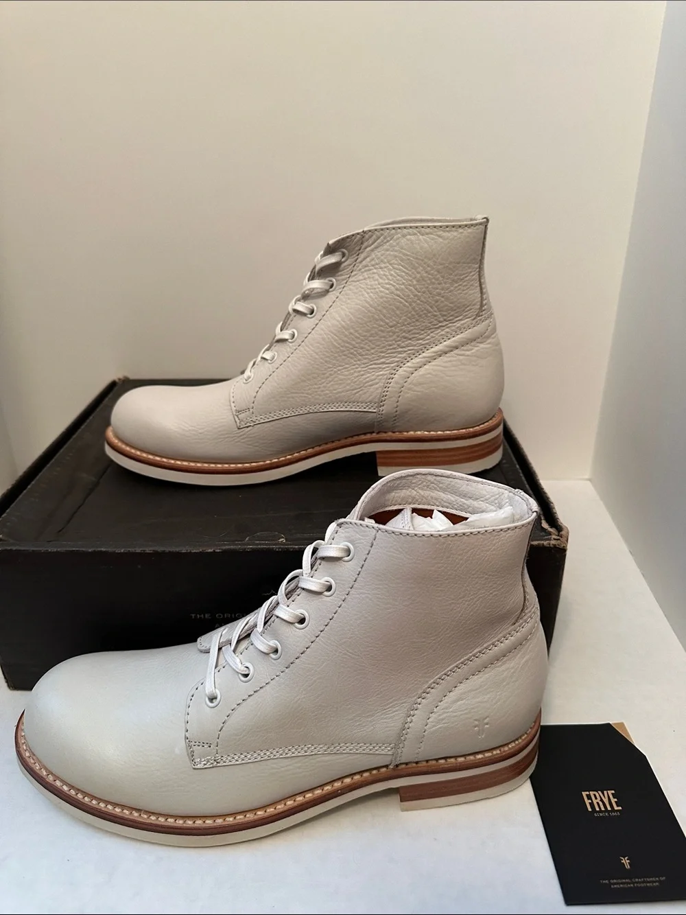 Frye Sutton Lace Up Leather Boot - Very Rare NWT